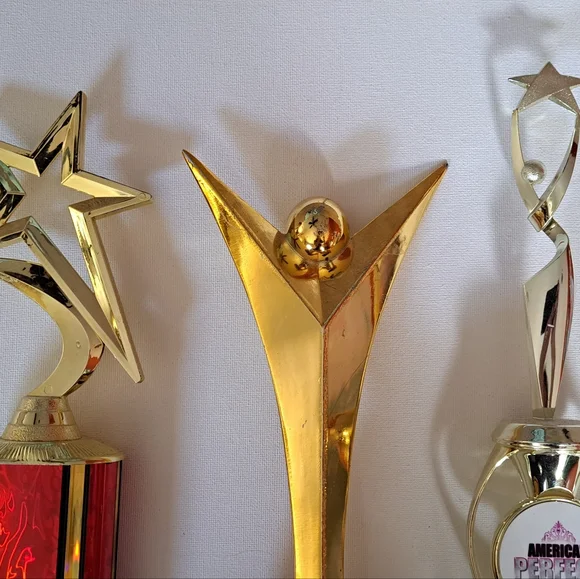 Gold and Red Star Trophy Set Of 3 - Picture 2 of 13